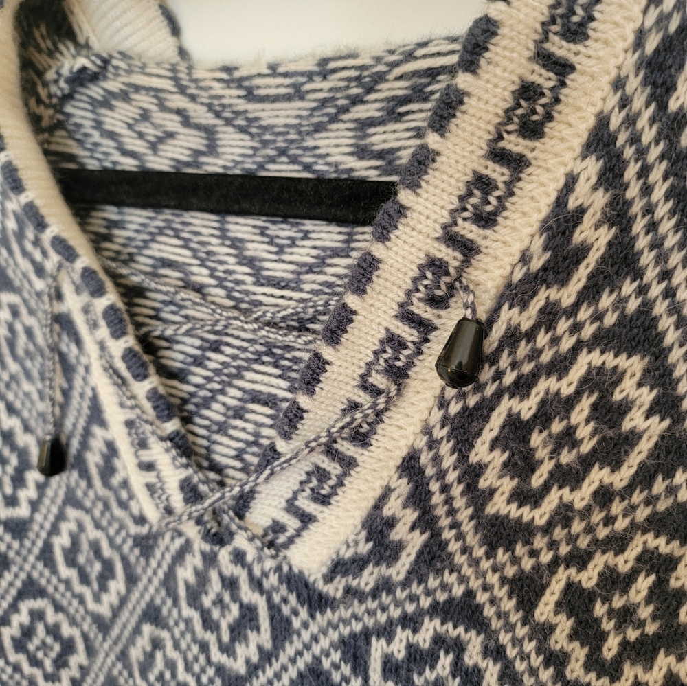 Peruvian Knit Sweater - Picture 2 of 8